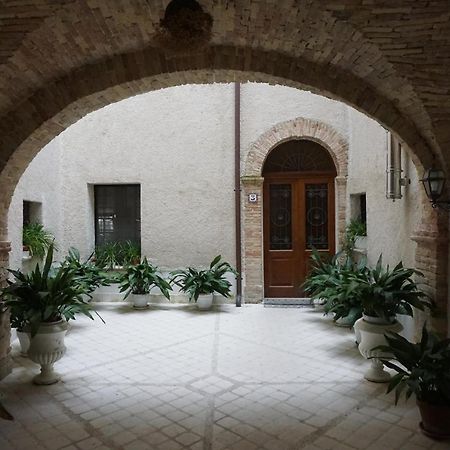 Bed and Breakfast Palazzo De Fabritiis Rosciano  Экстерьер фото